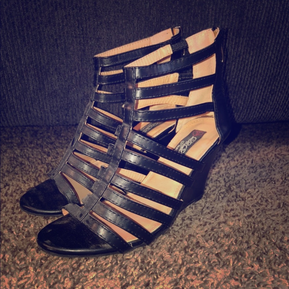 NbDk brand heel wedge shoes size 7.5
